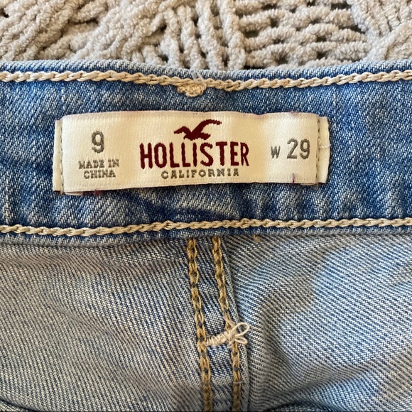 Medium Rinse High Rise Jean Shorts - Picture 3 of 3